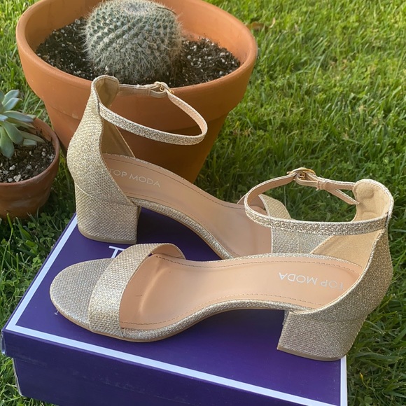 Heels - Picture 3 of 7